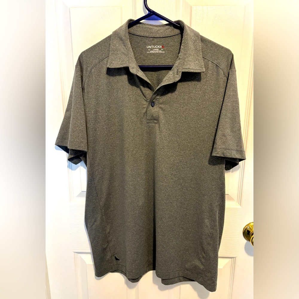 Untuckit Men’s Large
3 button Polo